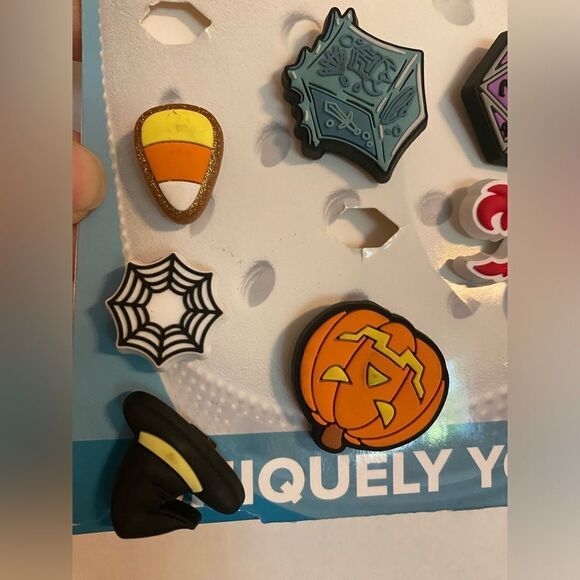 Crocs SPOOKY HALLOWEEN 7 PACK JIBBITZ witchy dragon charms - new partial - Picture 3 of 4